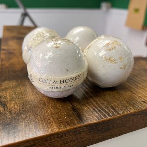 Oat and Honey | Natural Bath Bomb